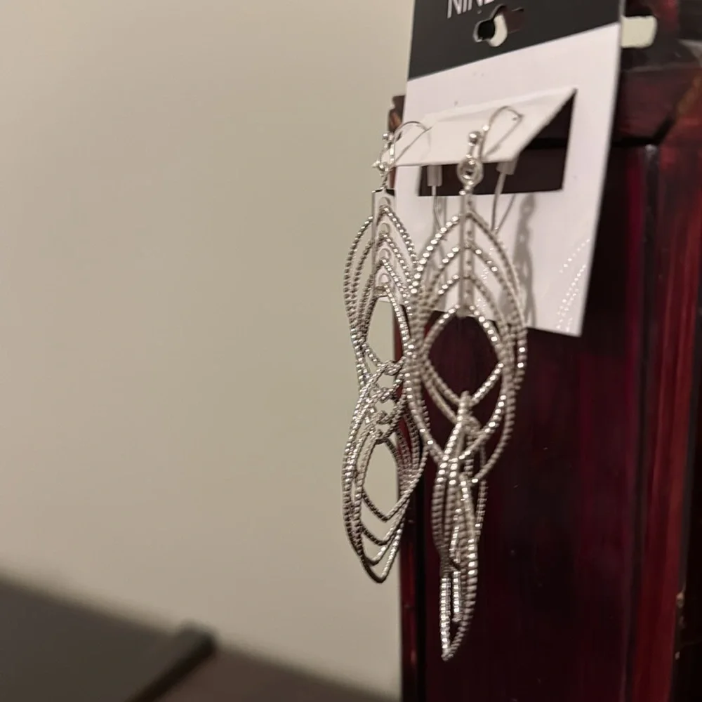Nine West Earrings - Picture 2 of 4
